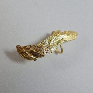 Handgemaakte organische oorbellen in sterling zilver of verguld zilver, natuur geïnspireerd. Veertjes. Handmade organic unique jewelry nature inspired