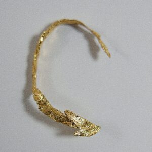 Handgemaakte organische oorbellen in sterling zilver of verguld zilver, natuur geïnspireerd. Veertjes. Handmade organic unique jewelry nature inspired