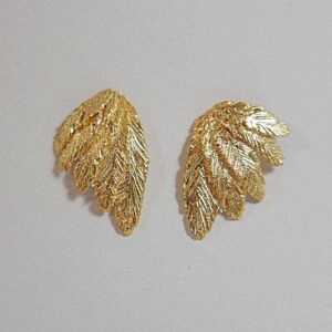 Handgemaakte organische oorbellen in sterling zilver of verguld zilver, natuur geïnspireerd. Veertjes. Handmade organic unique jewelry nature inspired