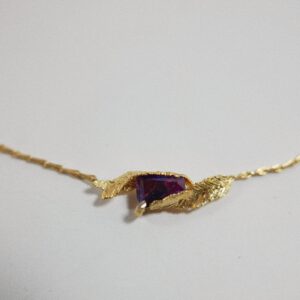 Handgemaakte organische oorbellen in sterling zilver of verguld zilver, natuur geïnspireerd. Veertjes. Handmade organic unique jewelry nature inspired