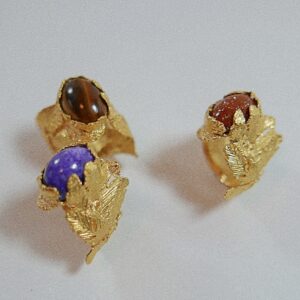 Handgemaakte organische oorbellen in sterling zilver of verguld zilver, natuur geïnspireerd. Veertjes. Handmade organic unique jewelry nature inspired