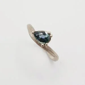 Twig ring with blue sapphire