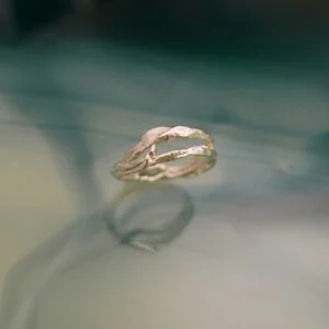 Golvende ring handgemaakt in zilver