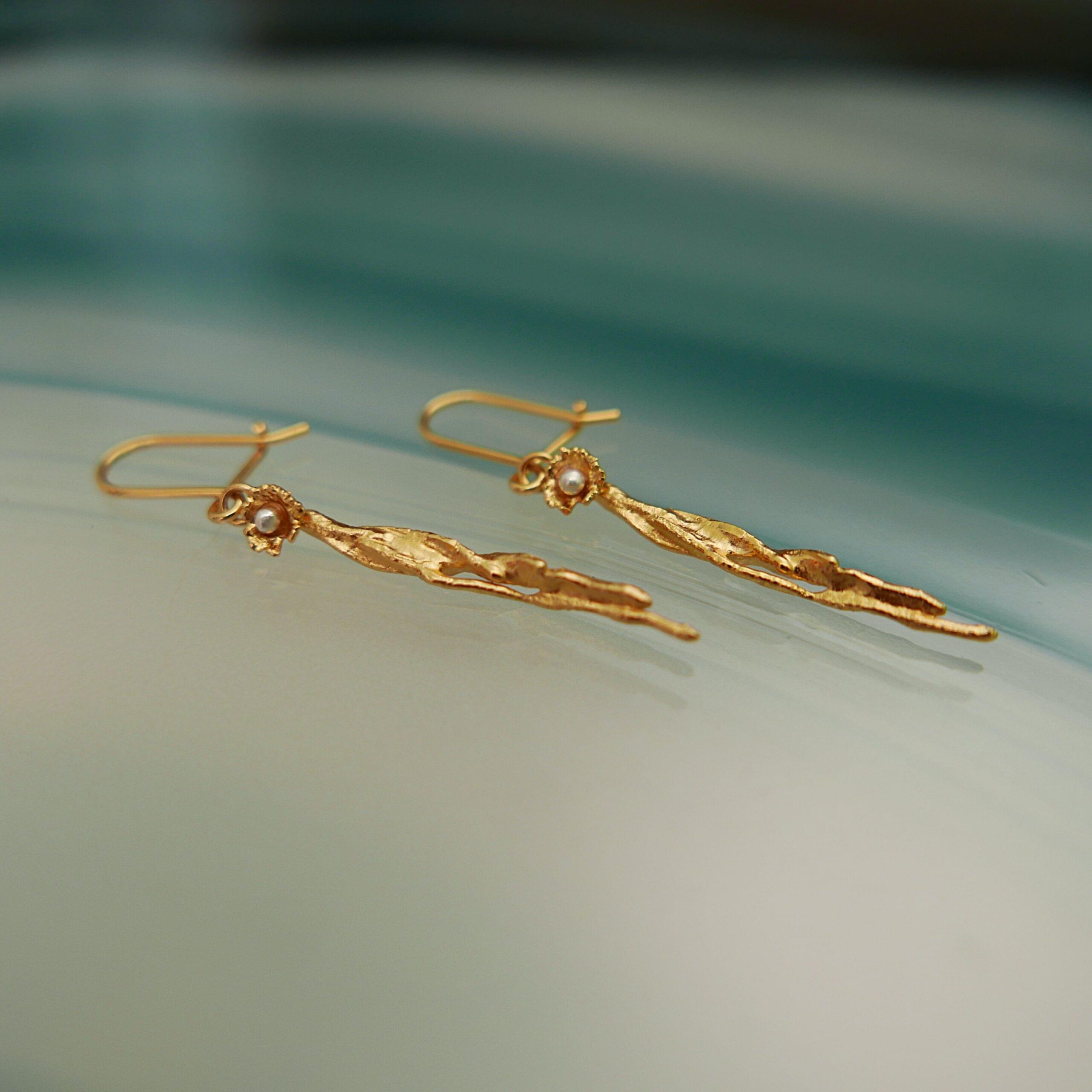 Zacht golvende oorbellen in verguld zilver - Afbeelding 2