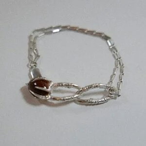 Handgemaakte organische oorbellen in sterling zilver of verguld zilver, natuur geïnspireerd. Veertjes. Handmade organic unique jewelry nature inspired