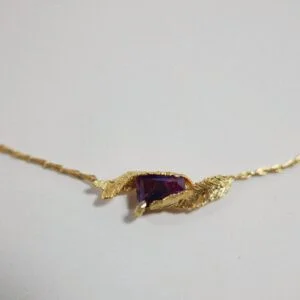 Handgemaakte organische oorbellen in sterling zilver of verguld zilver, natuur geïnspireerd. Veertjes. Handmade organic unique jewelry nature inspired